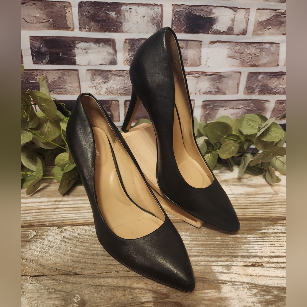 Saks 5th Avenue Cady Black Leather Pumps 3.5" Heel  Size 7 - Picture 2 of 11